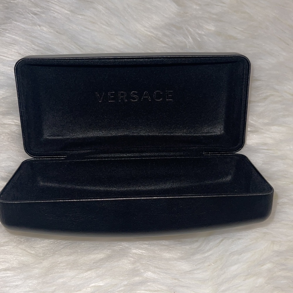 ⚫️VERSACE Sunglass Case⚫️ - Picture 2 of 4